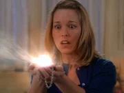 Melinda Warren (Tyler Layton) ist es in letzter Sekunde gelungen, den bösen Hexer wieder in das Medaillon zu bannen.