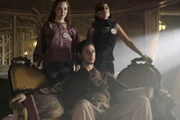 (v.l.n.r.) Fen (Brittany Curran); Eliot (Hale Appleman); Margo (Summer Bishil)