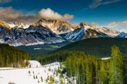 Panoramablick auf die Rocky Mountains, Peter Lougheed Provincial Park, Kananaskis Country Alberta Kanada.