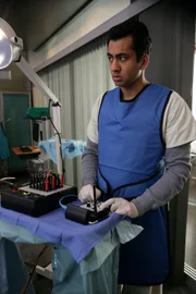 HOUSE -- "Adverse Events" Episode 503 -- Pictured: Kal Penn as Dr. Lawrence Kutner -- NBC Photo: Adam Taylor