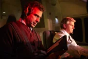 Dramatisches Reenactment: Ein Testpilot fliegt die gleiche Flugroute wie Arrow Air Flug 1285. Der Flug stürzte am 11. Dezember 1985 kurz nach dem Abheben von der Landebahn des Gander International Airport ab. Der kanadische Ermittler David McNair (gespielt von Richard Quesnel) möchte wissen, welche Auswirkungen das Hinzufügen von Eis auf den Flügeln und das zusätzliche Gewicht in der Kabine haben. Die Ergebnisse bestätigen seinen Verdacht über den Unfall, die Simulation führt zum Absturz.