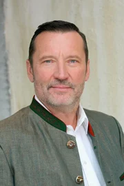 Bernd Albus (Walter Schuster)