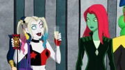 L-R: Harley Quinn und Poison Ivy