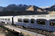 Der „Andean Explorer“ am Pass La Raya auf 4.338 Metern: Die Ferrocarril del Sur ist eine der höchsten Eisenbahnstrecken der Welt.