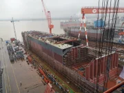 Eine Werft in China. In nur zehn Monaten entstand hier dieser riesige Schüttgutfrachter für eine deutsche Reederei.