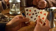 Robert Adwards spielt mit gezinkten Karten. Ob seine Mitspieler das Falschspiel entdecken...Robert Adwards spielt mit gezinkten Karten. Ob seine Mitspieler das Falschspiel entdecken...