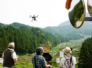 Filmaufnahmen mit einer Drohne, Yotsuya traditionelle Reisterrasse, Honshu Island, Japan.