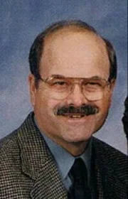 Dennis L. Rader Weil Kansas zum Zeitpunkt der Morde keine Todesstrafe hatte, wurde Dennis Rader zu 10facher lebenslanger Haft verurteilt.