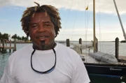 Bimini, Bahamas: Eslie Brown, ein Einheimischer auf Bimini, sucht auf dem Meeresgrund der Bahamas nach Beweisen für untergegangene Zivilisationen. (Photo Credit: © Zig Zag Productions and Ross Goodlass)