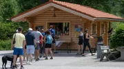 Der Kiosk neben dem Seehaus am Almsee ist gerne und gut besucht