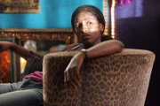 Tara (Rutina Wesley) muss Jason schützen.