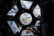 Im August 2014 machten russische Astronauten eine erstaunliche Entdeckung im All. Die Fenster der Raumstation waren mit lebendem Plankton bedeckt. Wenn also Kreaturen des Meeres im All leben können, gäbe es im Umkehrschluss auch außerirdische Lebensformen in unseren Meeren?