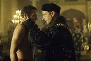 Sein Freund Thomas More (Jeremy Northam, r.) ermahnt den König (Jonathan Rhys Meyers, l.) zur Vorsicht: Ein Krieg gegen Frankreich hätte weitreichende Folgen ...