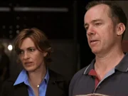 Olivia Benson (Mariska Hargitay) ist sich sicher: Ronald McCain (Michael O'Keefe) hat seine Stieftochter mehrfach vergewaltigt. Hat Olivia mit ihrer Vermutung recht?