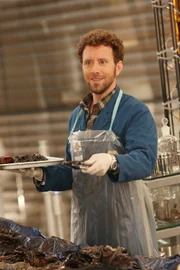 Hodgins (TJ Thyne)