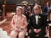 Mrs. (Kathy Bates, l.) und Mr. Fowler (Teller, r.) sorgen für einige Aufregungen bei der Hochzeit ihrer Tochter Amy