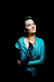 Anna Prohaska ist eine österreichische Sopranistin mit einer unglaublich agilen Stimme.