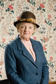 Julia McKenzie (Miss Jane Marple).