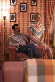 l-r: G. Gordon Liddy (Justin Theroux), Fran Liddy (Judy Greer)