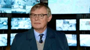 DCI Colin Sutton (Martin Clunes) in der Central 3000, der Überwachungseinrichtung der Metropolian Police.