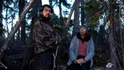 Tig Strassburg und Louise Moses suchen auf der Jagd nach Elchen. (National Geographic/Todd Stanley)