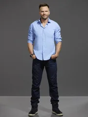 (6. Staffel) - Hat Angst vor dem &Auml;lterwerden und, dass seine Freunde ihn im Greendale College zur&uuml;cklassen: Jeff (Joel McHale) ...