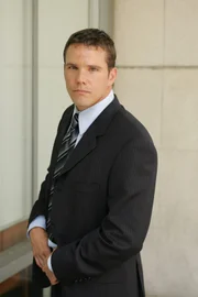 (2. Staffel) - Der neue Agent Colby Granger (Dylan Bruno) hat kürzlich seinen weit reichenden Militärdienst beendete und ist nun in Dons Team tätig ...