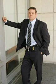 (2. Staffel) - Colby Granger (Dylan Bruno) hat bei der US Army im Bereich der Verbrechensaufklärung gedient und ist nun beim FBI in Dons Abteilung als Ermittler gelandet ...