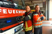 Zwei der Hauptprotagonisten der Serie über die Chemnitz Feuer- und Rettungswache 2: Gruppenführer Thomas Richter (links) und Rettungssanitäter & Brandmeister Steven Müller (rechts)