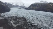 Der Vatnajökull ist mit 8000 Quadratkilometern Islands größter Gletscher. Durch den Klimawandel schrumpft er jährlich um 100 Meter.