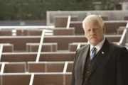 Bei seinen Nachforschungen in L.A. verspricht sich Lt. Horatio Caine wichtige Informationen von Cpt. Chris Sutler (William Forsythe).