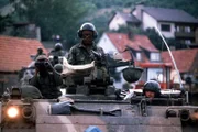 US-Panzer bei einem Manöver Anfang der 80er-Jahre in Westdeutschland. Die Amerikaner werden als Schutzmacht gegen den vermeintlich aggressiven Ostblock gebraucht.