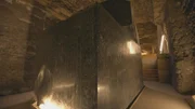 Einer der 24 riesigen Sarkophage, die in Sakkara gefunden wurden. Darin befanden sich vermutlich die Mumien von göttlichen Apis-Stieren, die den Alten Ägyptern heilig waren.