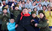 Seit Jahrzehnten regiert die Familie Kim das Land Nordkorea und stellt sich selbst dabei in den Mittelpunkt.