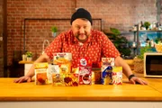 Ob Popcorn, Pommes, Kuchen oder Reis: In der Mikrowelle sind viele beliebte Snacks in weniger als fünf Minuten fertig. Sebastian Lege baut sie nach.
