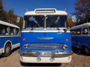 Der erste DDR-Einheitsbus aus Ungarn, Marke Ikarus, im Volksmund "Rakete" oder "Paprikaschote" genannt.