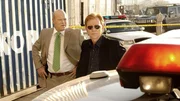 Ein seltenes und illegales Maschinengewehr, das seine Opfer praktisch in Luft auflöst, wird auf den Straßen von Miami bei einer Aktion gegen Waffenschieber eingesetzt. Horatio (David Caruso, r.) und Det. Tripp (Rex Linn) müssen nun schnellstens den Besitzer der Waffe ausfindig machen, um weitere Morde zu verhindern...