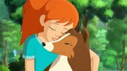 Zoe ist dankbar, dass Lassie bei dem gefährlichen Abenteuer nichts passiert ist.