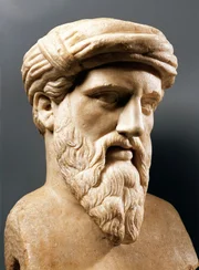 Kopf des Pythagoras (um 580 v. Chr. - 500 v. Chr.), griechischer Philosoph und Mathematiker, Begründer der pythagoreischen Schule in Crotone (532 v. Chr.), römische Kopie nach griechischem Original (um 550 v. Chr.), Marmor