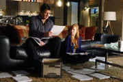 Richard Castle(Nathan Fillion, l), Molly C. Quinn(Alexis Castle, r)