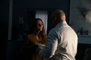 Dr. Sonnier (Bryan-jon Laverty) und Richelle Shetina