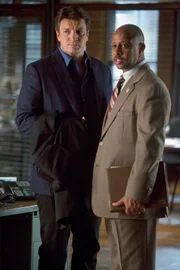 Richard Castle (Nathan Fillion, l), Captain Roy Montgomery ( Ruben Santiago-Hudson, r)