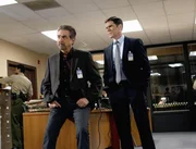 L - R: Rossi (Joe Mantegna) und Hotch (Thomas Gibson)