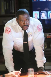 Hofft auf die Hilfe des BAU-Teams, um einen grausamen Serienkiller zur Strecke zu bringen: Lt. Al Garner (Ernie Hudson) ...
