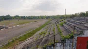 Auf der Rundstrecke von 800m Länge wurden früher Rekorde gebrochen und Jimi Hendrix spielte vor mehr als 300.000 Zuschauern. Heute sind die Tribünen überwuchert und heruntergekommen.