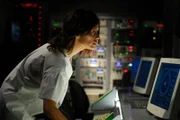 Darsteller Torri Higginson as Dr.