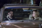 Nach dem aufwühlenden Gespräch mit Rebecca (Mandy Moore, r.) möchte Jack (Milo Ventimiglia, l.) seine Probleme bekämpfen und versuchen, sein Versprechen einzuhalten ...