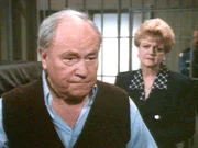 Jessica (Angela Lansbury) will nicht glauben, dass ihr alter Englisch-Professor Leon Walker (E.G. Marshal) eine Studentin ermordet haben soll.