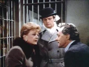 Jessica (Angela Lansbury) und Cyril (David McCallum) versuchen ihren Freund Sergei (Peter Donat) aus den Fängen des KGB zu befreien.