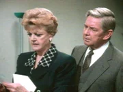 Jessica (Angela Lansbury) und Staatsanwalt Paul Robins (Ralph Waite) ermitteln auf eigene Faust.